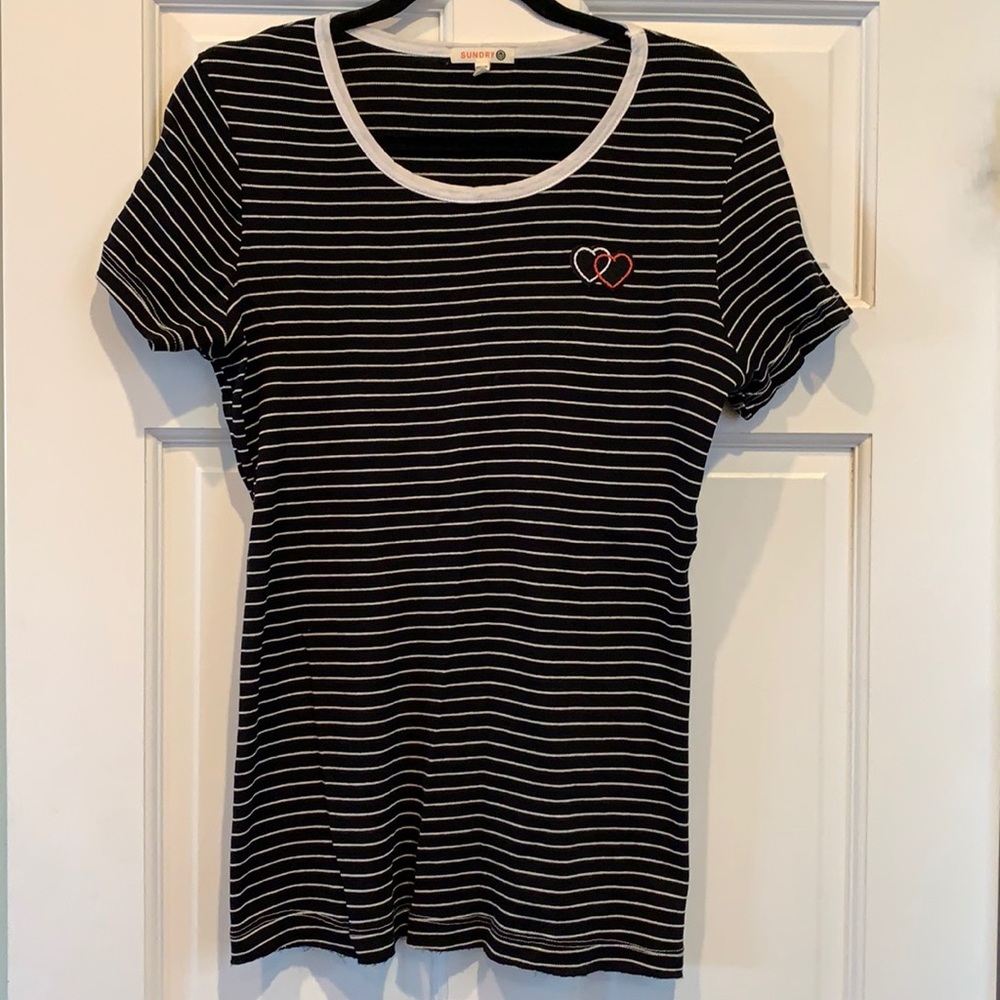 Sundry black w/white stripes tee. Sz 3. So cute!